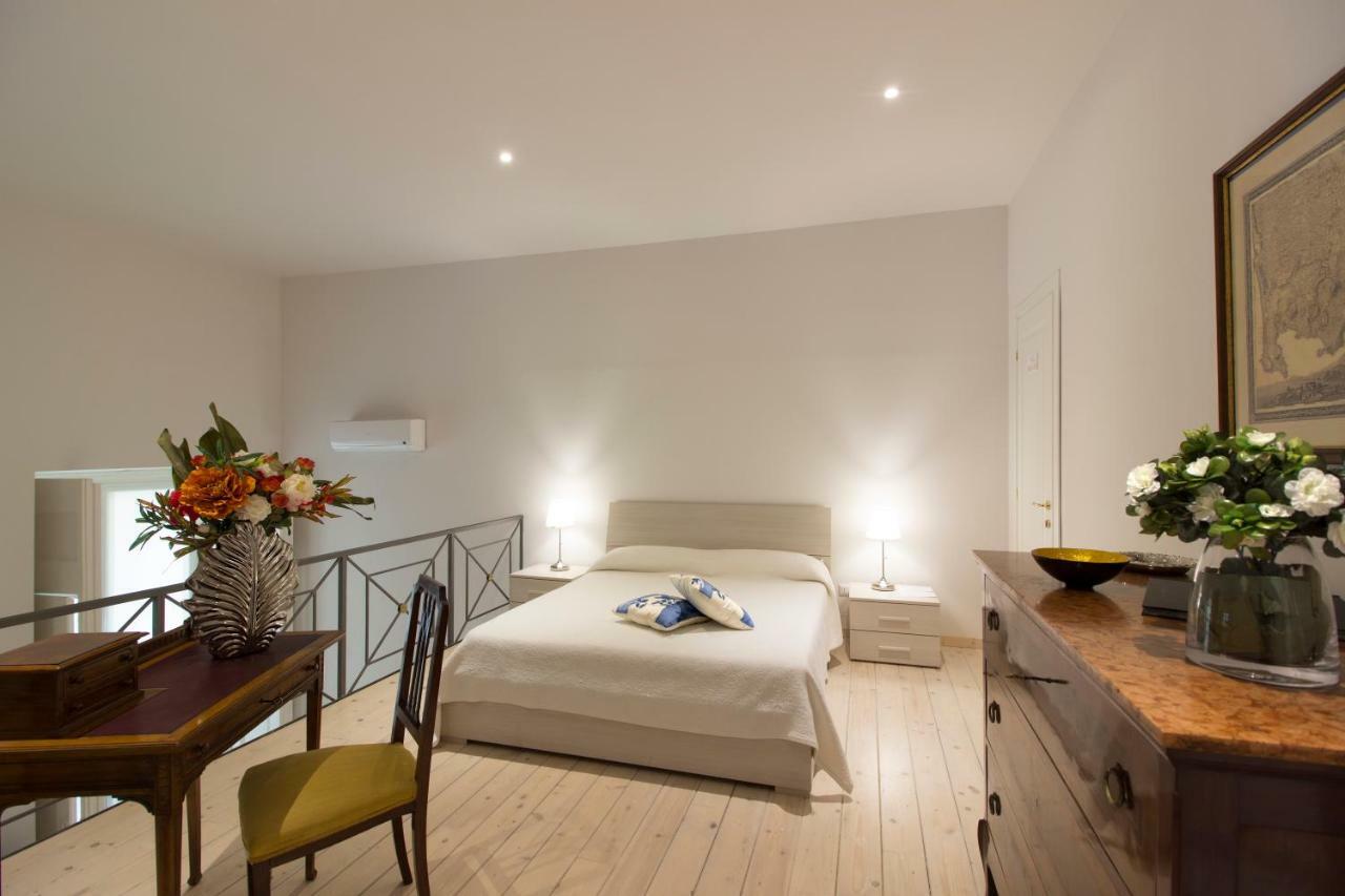 Palazzo D'Auria Aparthotel ナポリ エクステリア 写真
